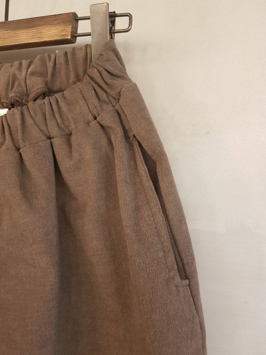Stretching Pigment Medium-Thick Cotton Mid-Rise Cropped Relaxed fit Pants