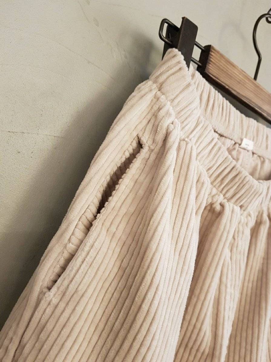 Mid Rise Soft Thick Corduroy Baggy Cropped Pants, Banding waist, above the ankle