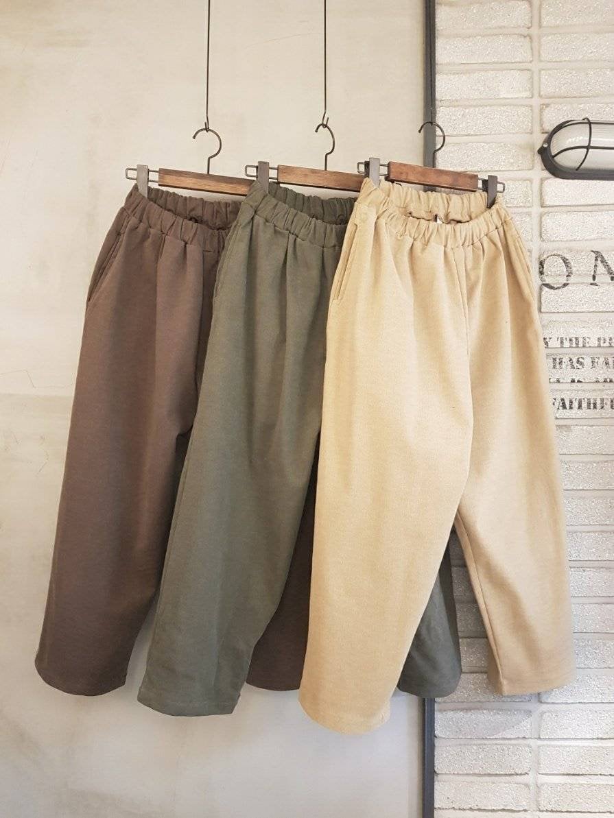Stretching Pigment Medium-Thick Cotton Mid-Rise Cropped Relaxed fit Pants