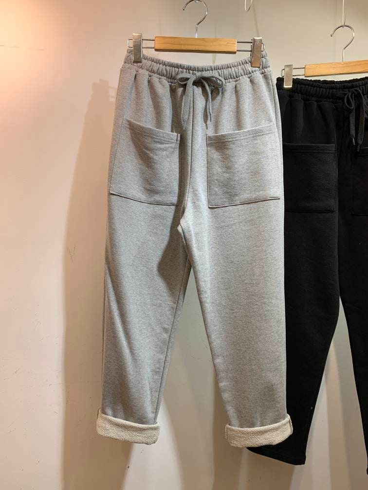 Women's Tapered Cotton Sweatpants with Front Big Pockets