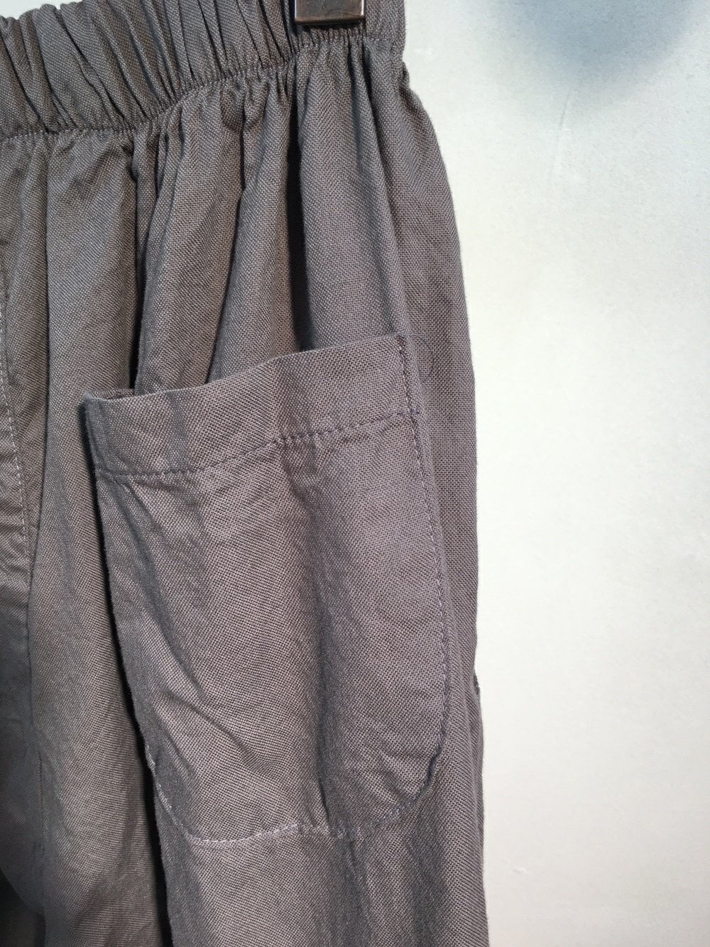 100% Cotton Baggy Cropped Pants with Back Pockets – Light Summer Trousers