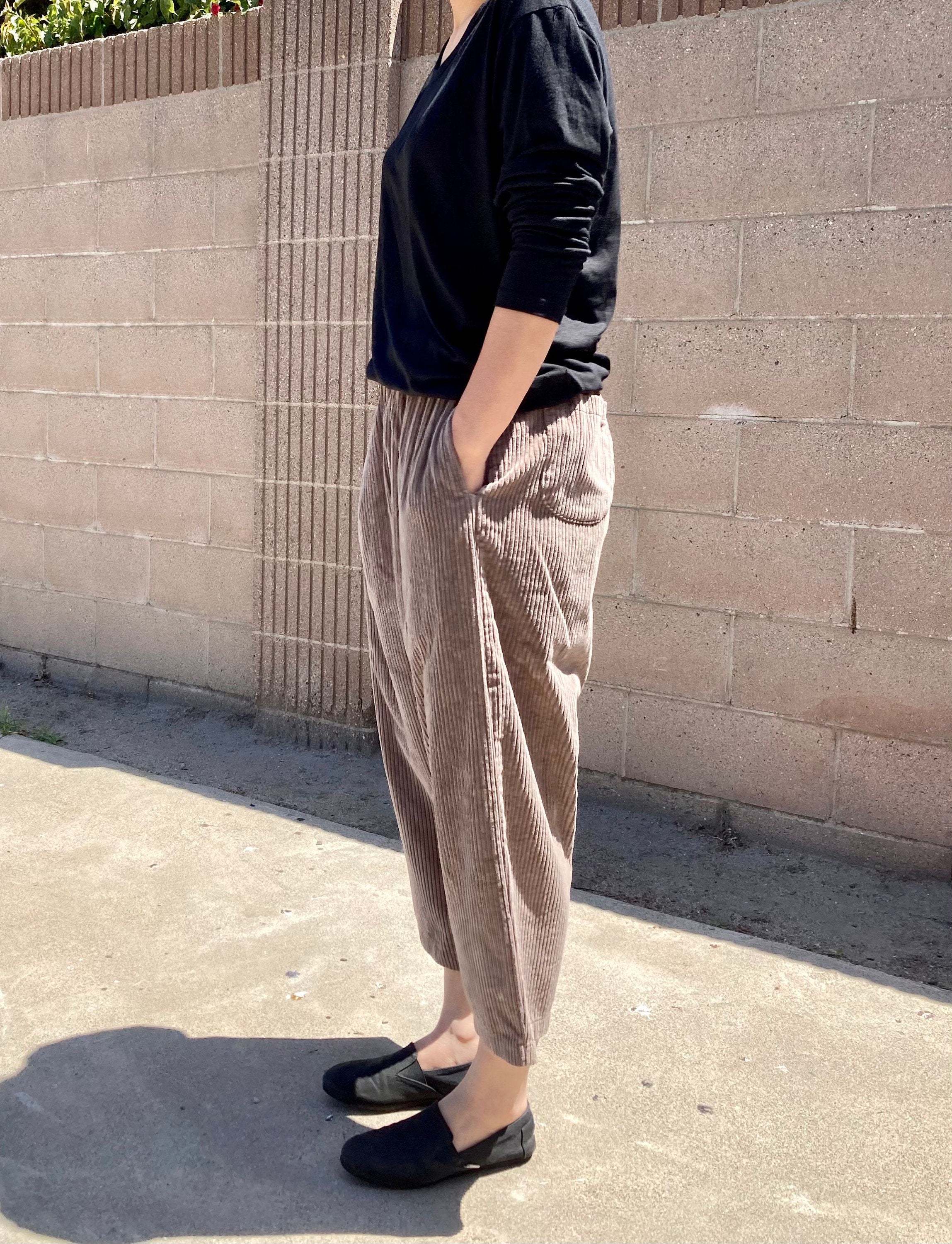 Mid Rise Soft Thick Corduroy Baggy Cropped Pants, Banding waist, above the ankle
