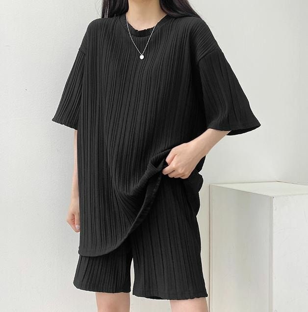 Women’s Pleated Top and Shorts Set for Summer