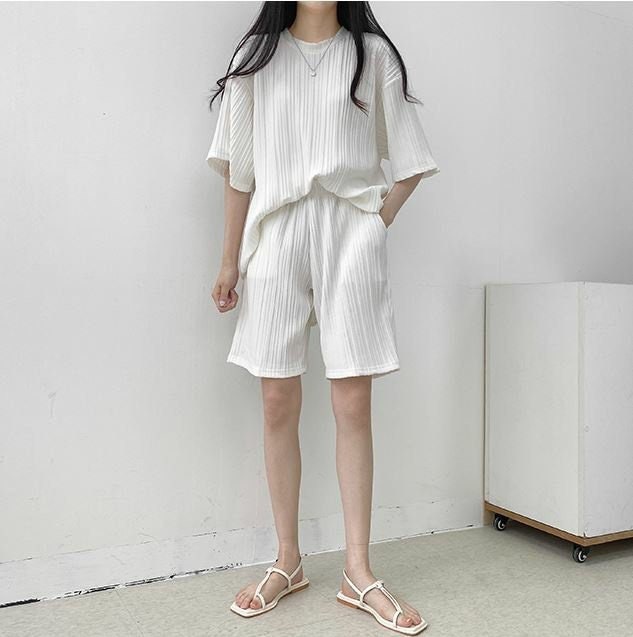Women’s Pleated Top and Shorts Set for Summer