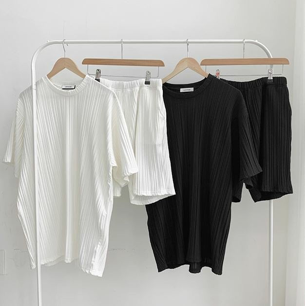 Women’s Pleated Top and Shorts Set for Summer