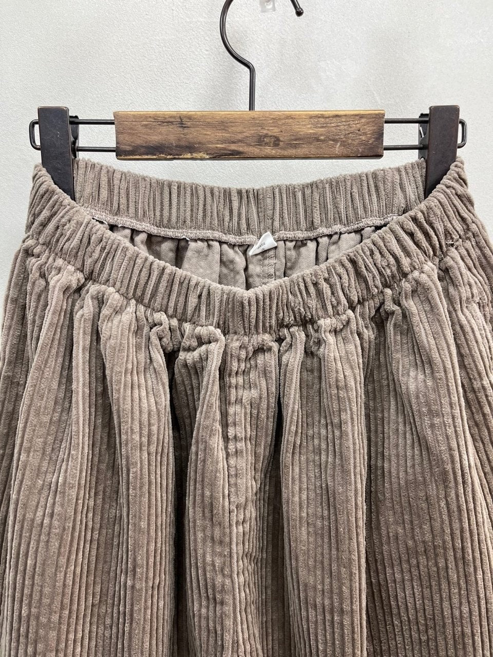 Mid Rise Soft Thick Corduroy Baggy Cropped Pants, Banding waist, above the ankle