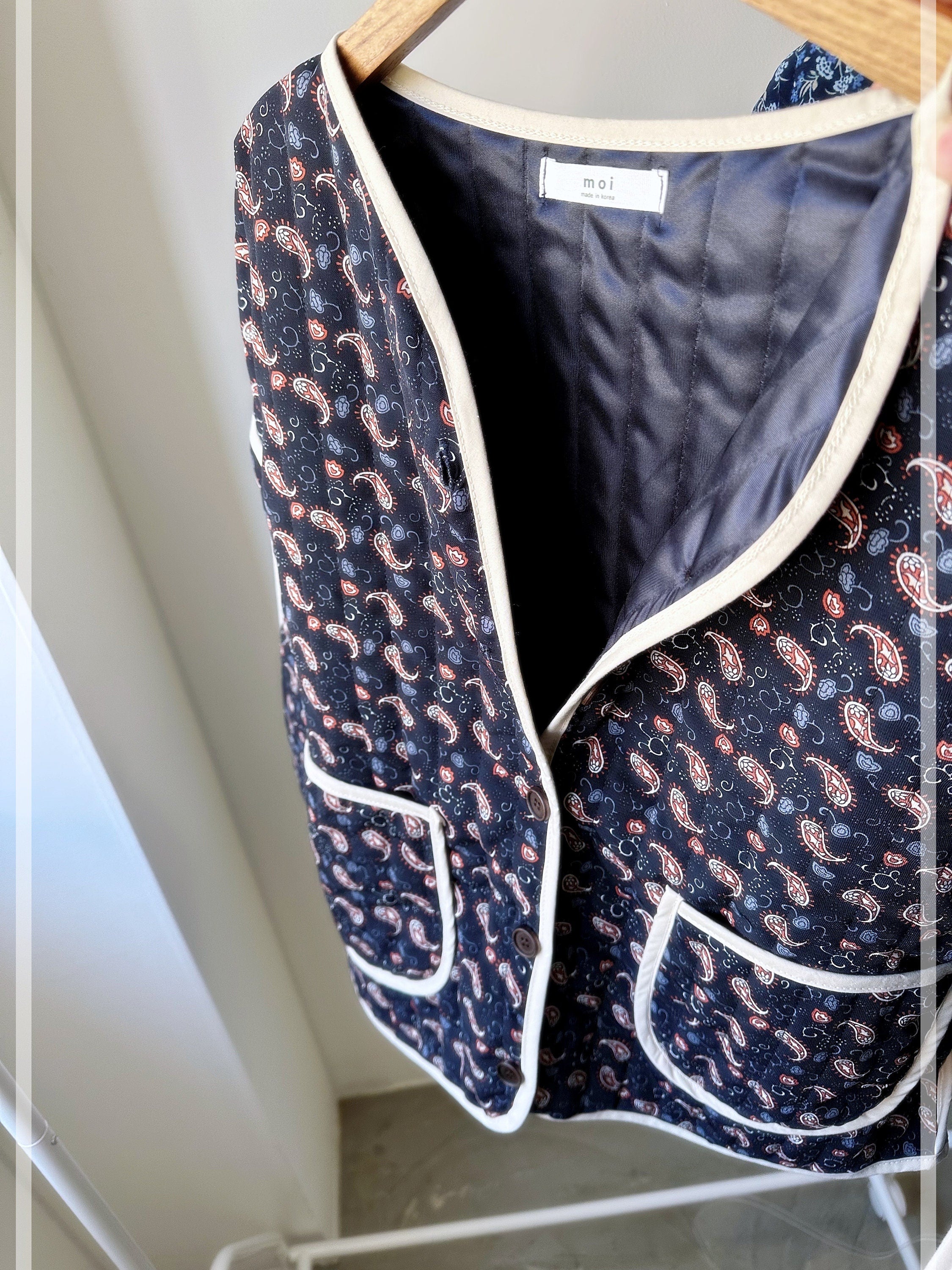 Women’s Quilted Padding Pasley Pattern Front Pockets Simple Basic Daily Short Jacket