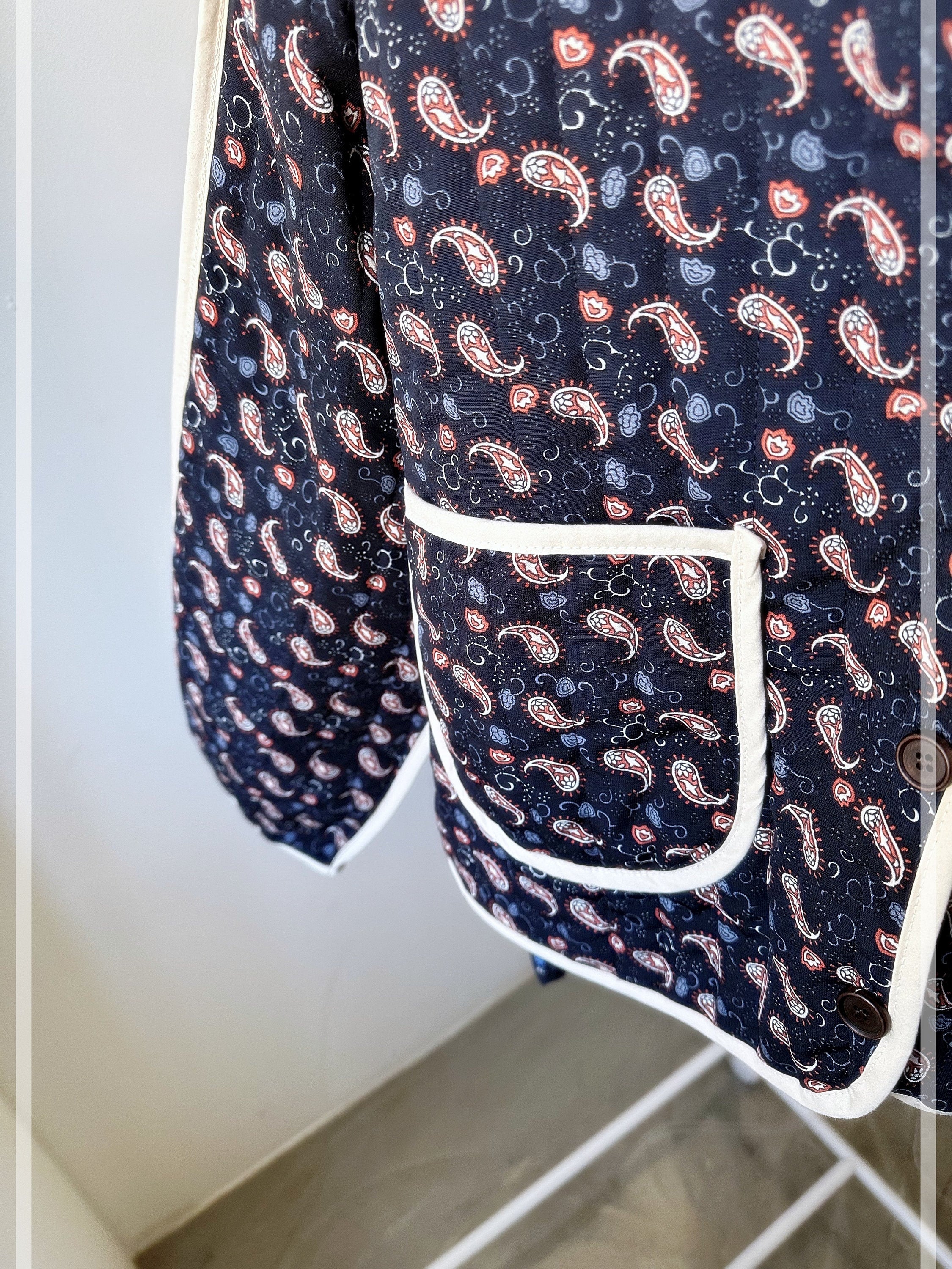Women’s Quilted Padding Pasley Pattern Front Pockets Simple Basic Daily Short Jacket