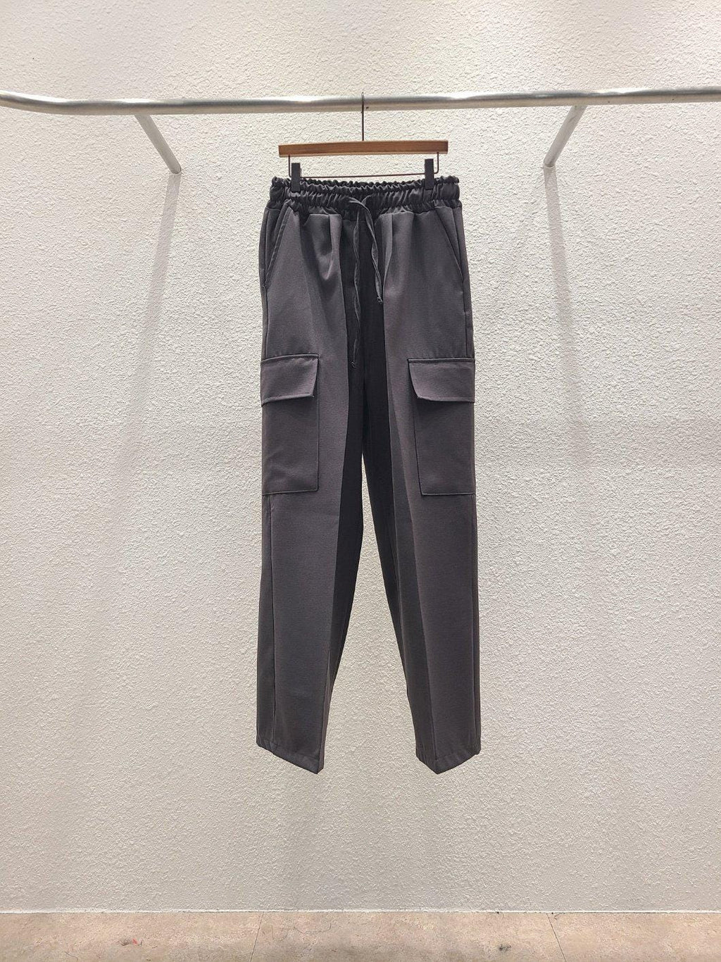 One Tuck Wide Cargo Pants for four seasons