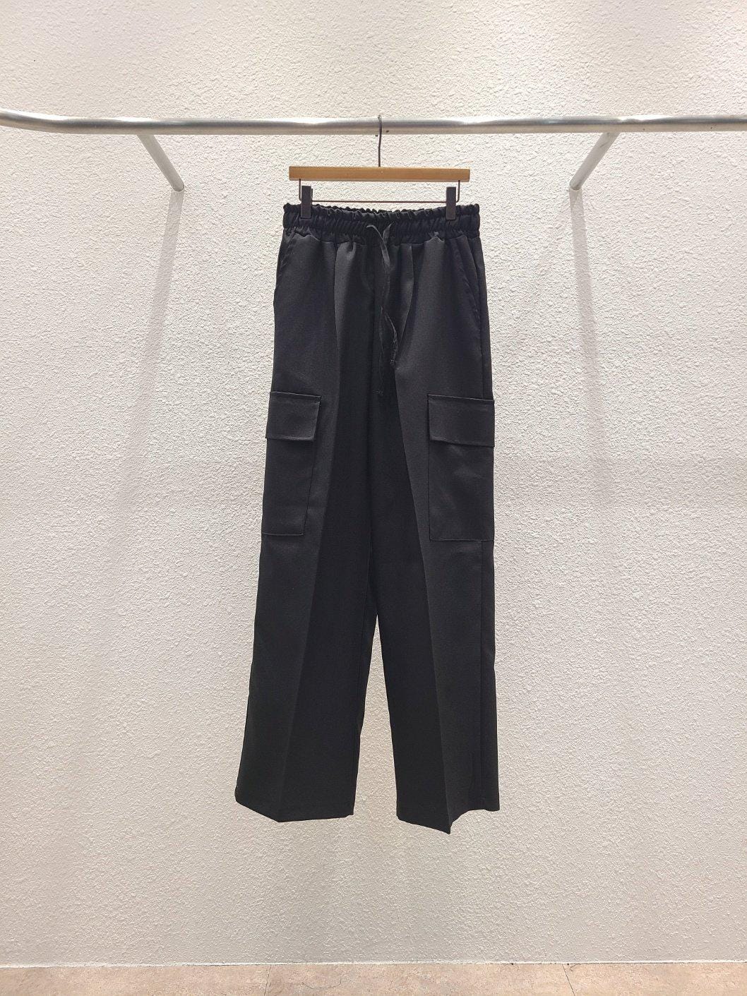 One Tuck Wide Cargo Pants for four seasons