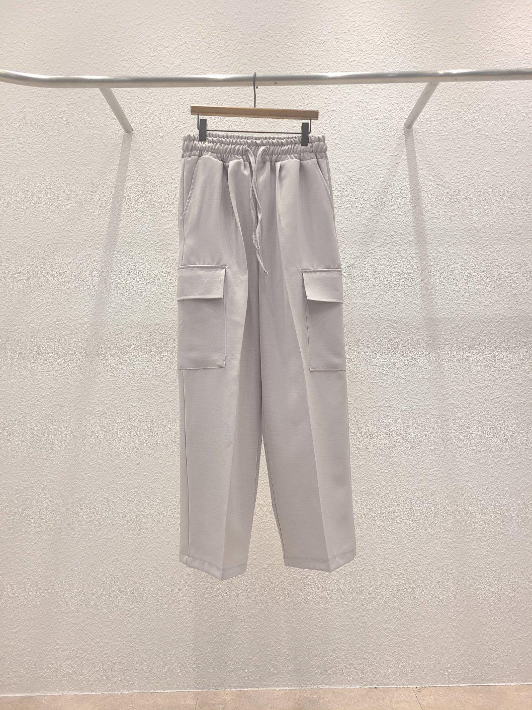 One Tuck Wide Cargo Pants for four seasons