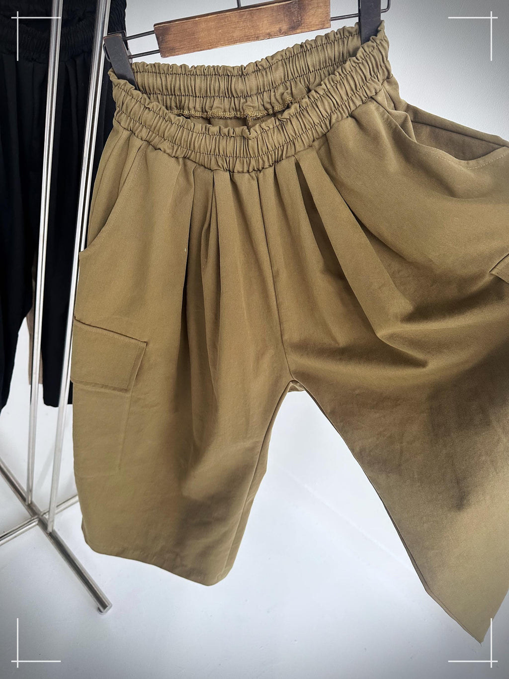 Oversized Utility Cargo Culottes: Wide-Leg Cotton-Blend Twill Pants